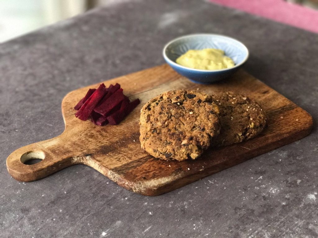 HAMBURGUESA DE GARBANZOS Y CHAMPIÑONES