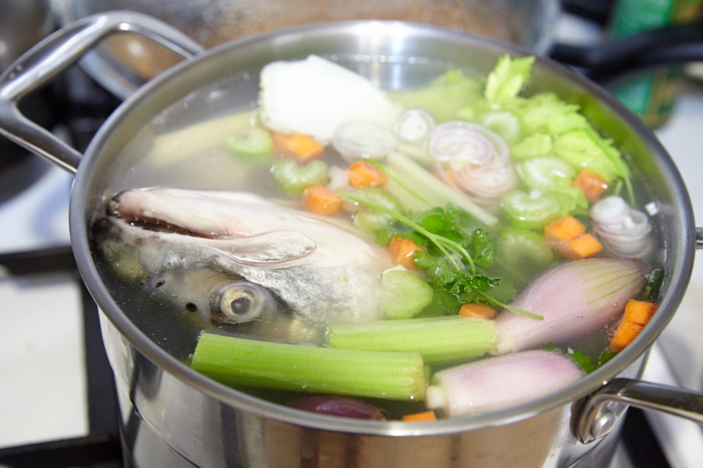 CALDO DE PESCADO