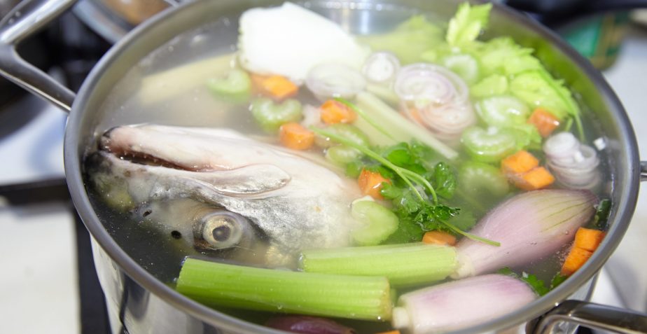 CALDO DE PESCADO