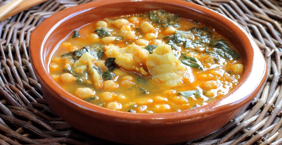 GARBANZOS CON ESPINACAS Y BACALAO