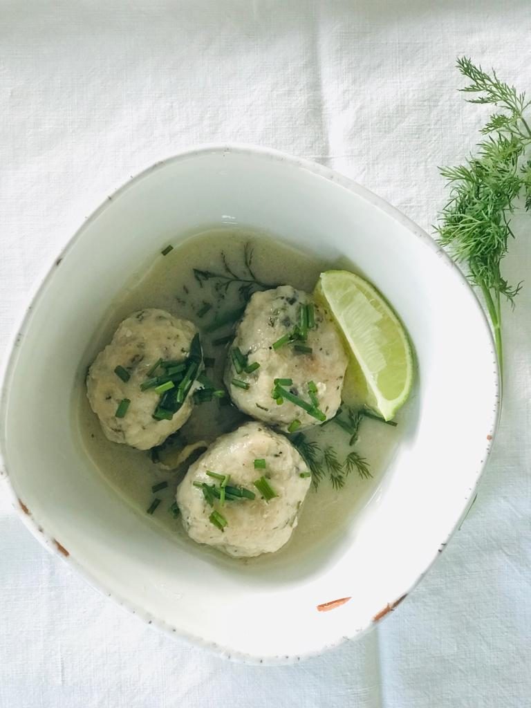 ALBÓNDIGAS DE POLLO CON SALSA DE COCO