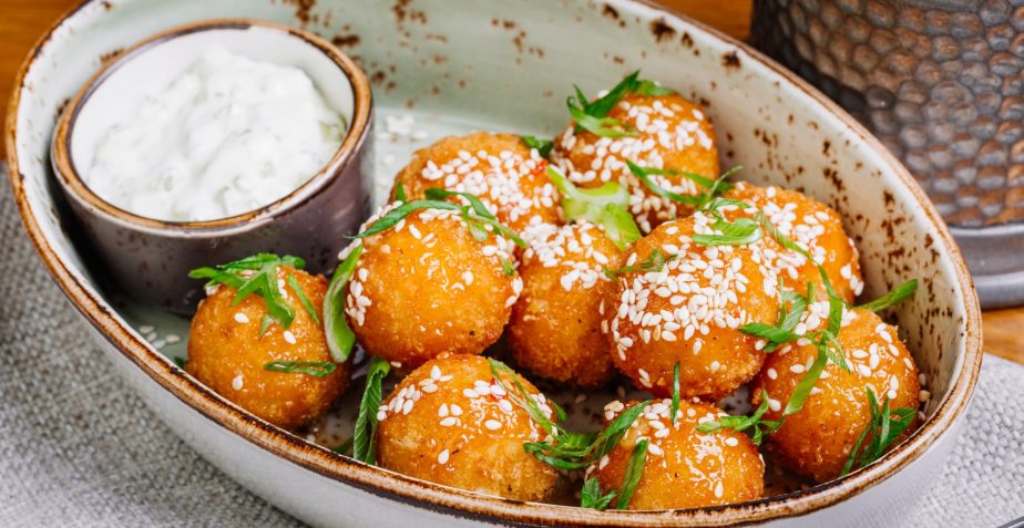 ALBÓNDIGAS DE POLLO CON PISTACHOS