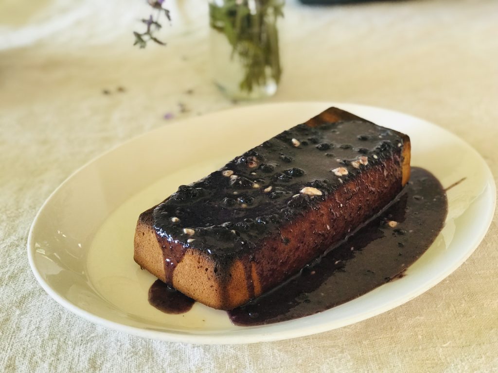 Pastel de arándanos y limón